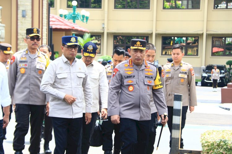 Pastikan Keamanan Arus Balik Lebaran, Kapolri Patroli Udara Jalur Tol